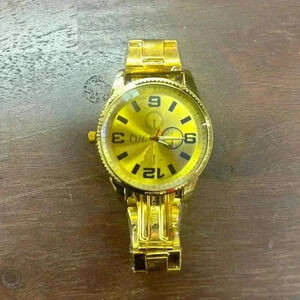 NWT - Gorgeous gold watch ( Men & Women )
